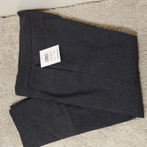 89th and Madison Grey Ankle Stretch pant. Size M NWT